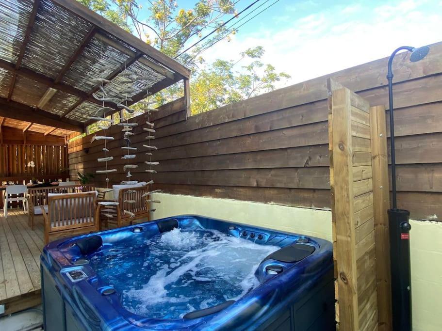 Villa Albizia 974 Avec Piscine Et Spa Saint Pierre Extérieur photo